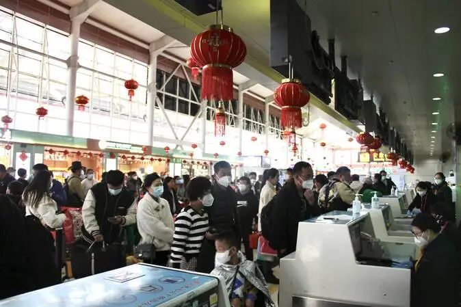 丽江机场春节假期客流量突破11万人次