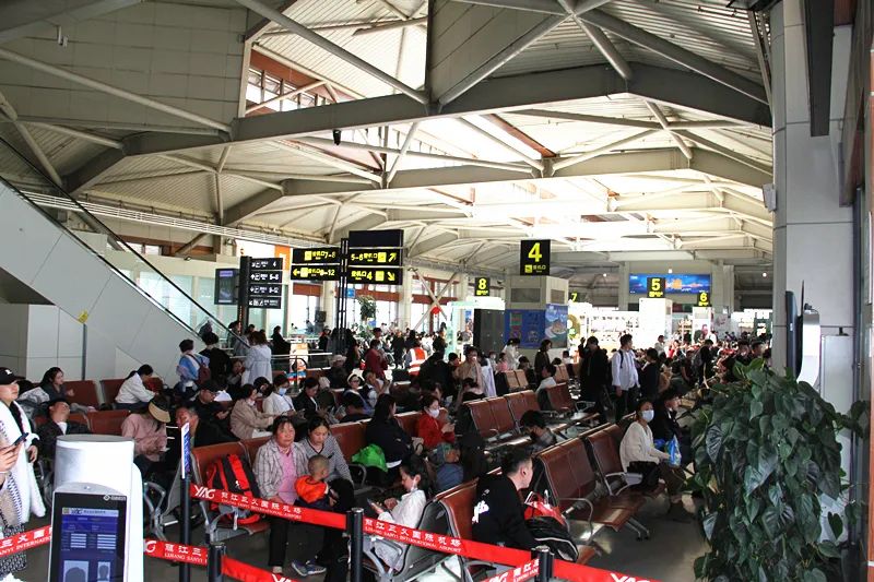 一季度 丽江机场旅客吞吐量146万人次.jpg