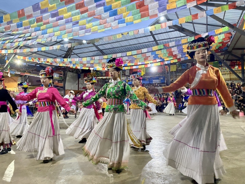春暖花开丽江欢迎您  醉倒在泸沽湖的春色里