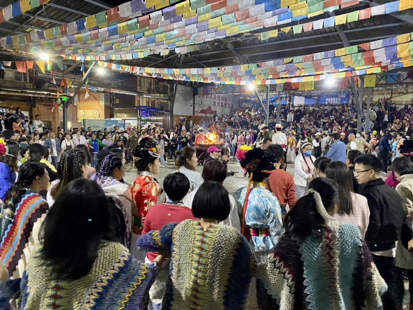 春暖花开丽江欢迎您  醉倒在泸沽湖的春色里