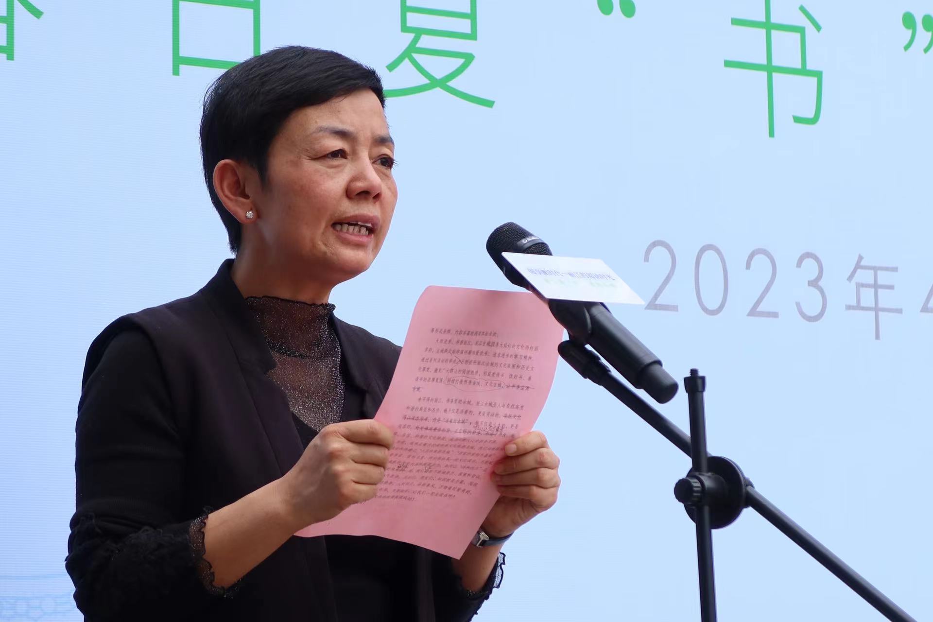 天雨流芳  在丽江古城拥抱“书”式生活 (7).jpg