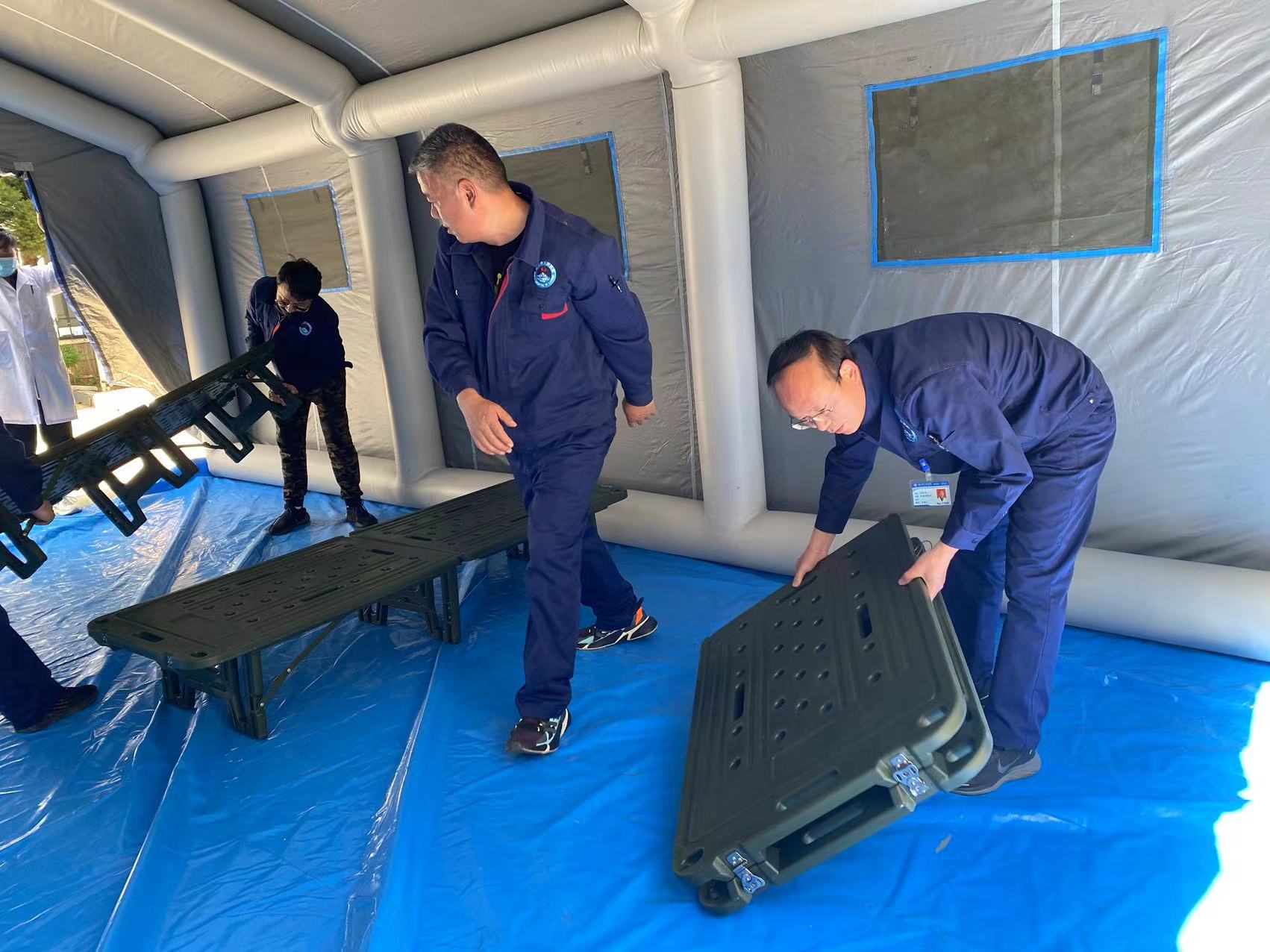 丽江市人民医院开展地震疏散应急演练 (4).jpg