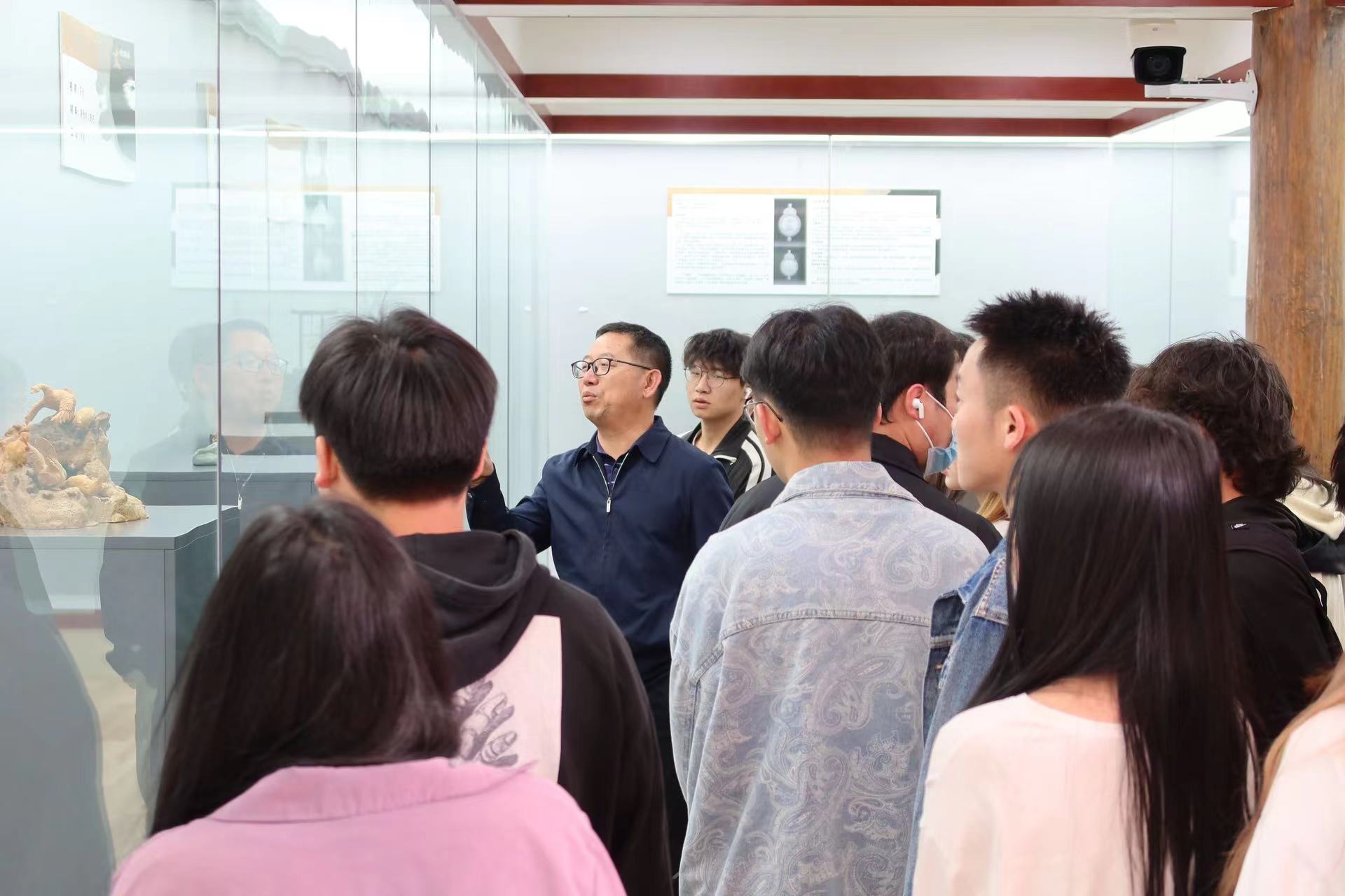 文默香城文创交流作品展在丽江古城开展 (2).jpg