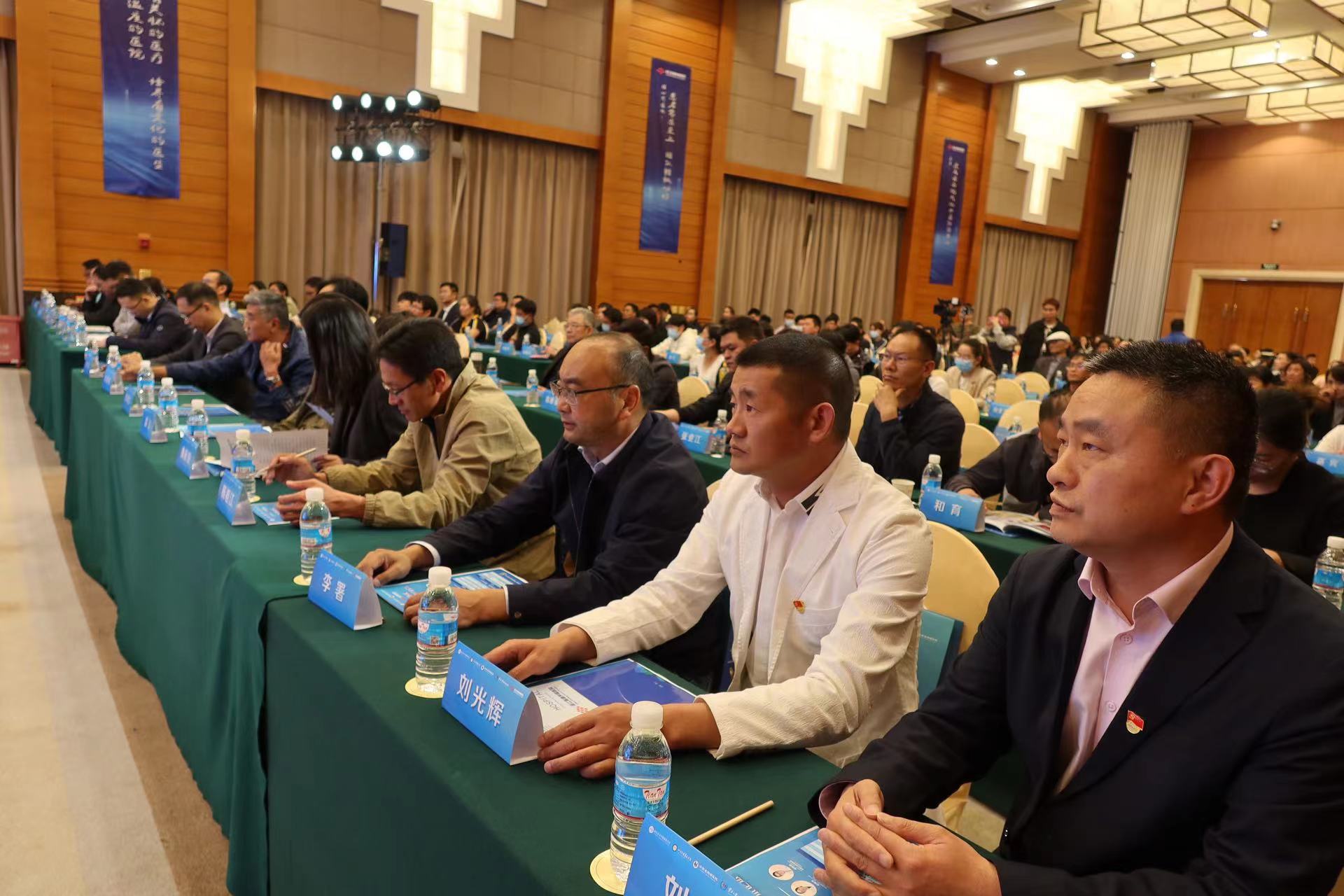 家门口添名医  5个“王牌”专家工作站落户丽江瀚康肿瘤医院 (5).jpg