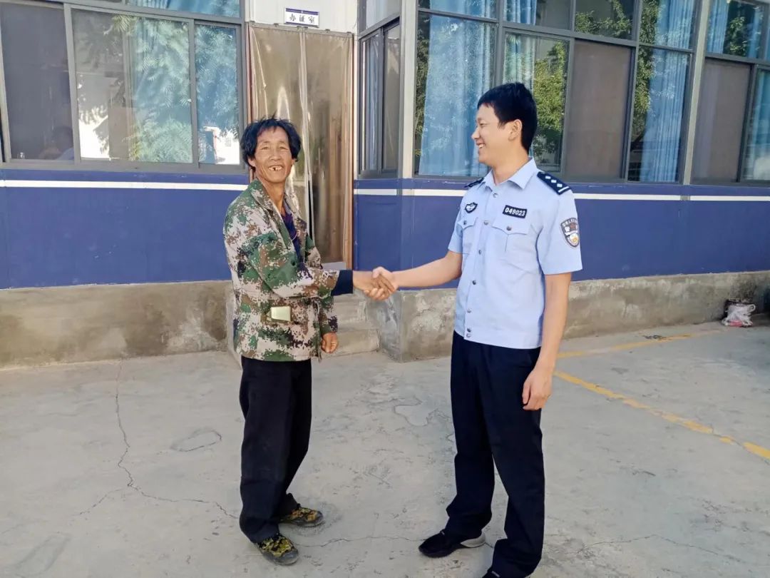 崩溃！“熊孩子”玩游戏充值两万多元  家长血汗钱差点全部打水漂.jpg