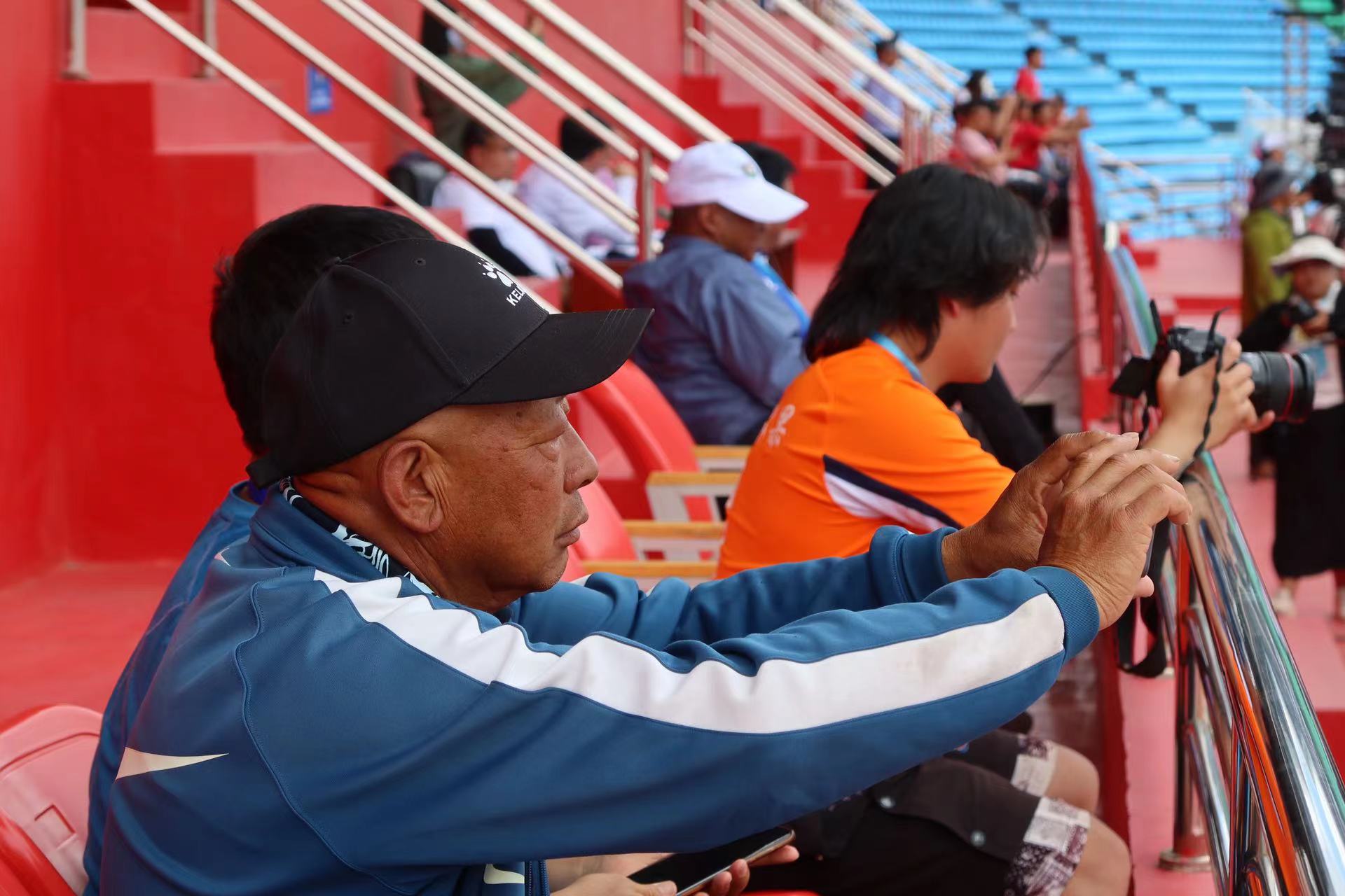 赢了！古城区“天雨流芳杯”全省足球邀请赛揭幕战  古城区6：0 大胜迪庆州足协 (9).jpg