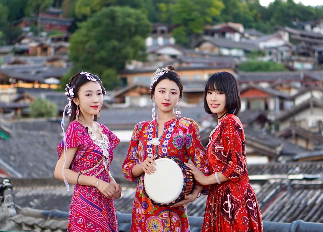 走，今晚去丽江古城四方街听民谣！ (2).jpg