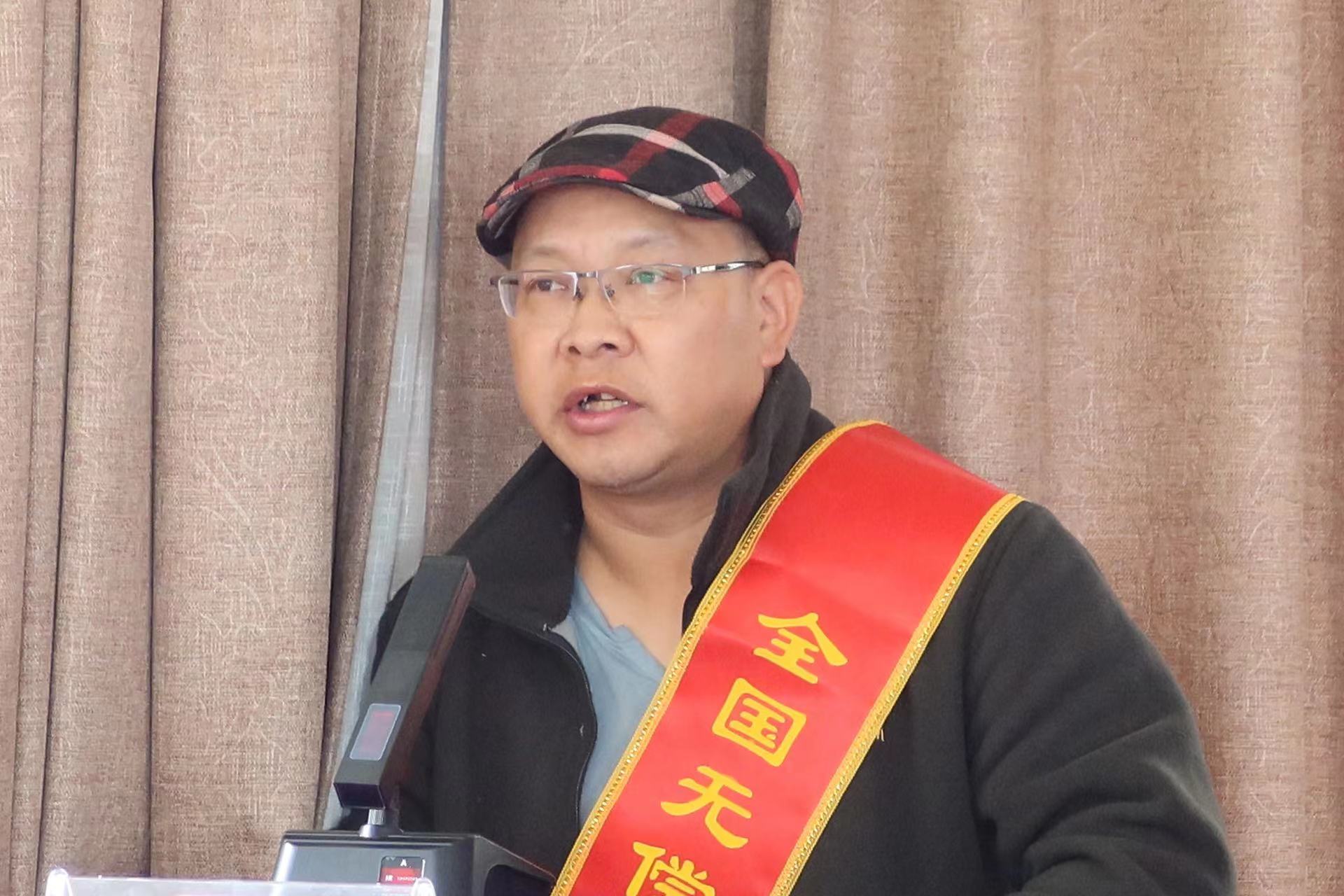 丽江召开全国无偿献血奉献奖获奖者表彰大会  107名热血英雄受表彰 (6).jpg