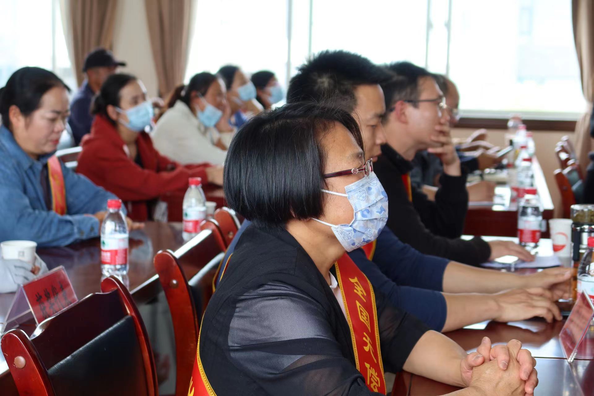 丽江召开全国无偿献血奉献奖获奖者表彰大会  107名热血英雄受表彰 (8).jpg