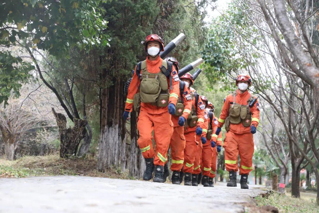 丽江市森林消防支队圆满完成玉龙雪山、老君山靠前驻防任务2.jpeg