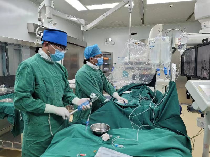 脑血管造影术 支架置入术  市医院老年病科专家团队顺利解决和大爷的“头”等大事 (3).jpg