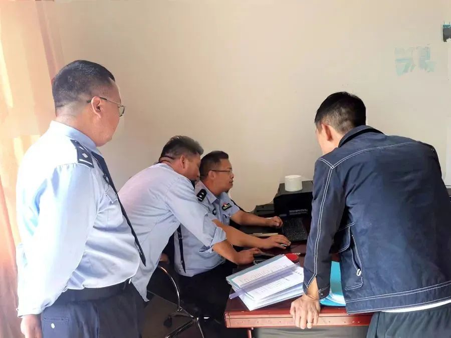 宁蒗县公安局开展夏季治安专项行动，社会秩序得到有效维护 (3).jpg