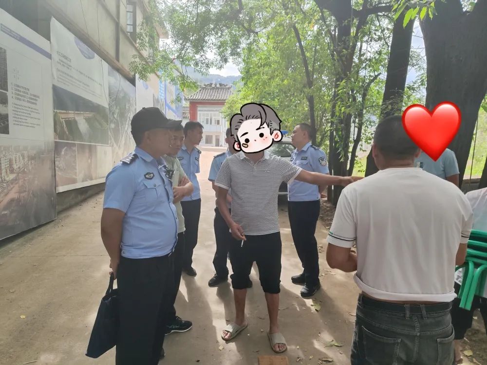 工人讨薪引纠纷  民警调解  项目部主动筹款将七十余万元薪资结清.jpg