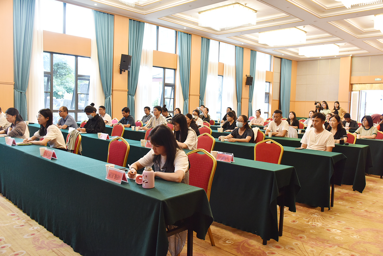 丽江旅游市场“井喷式”增长  2023年上半年预计接待游客3672.42万人次  旅游总收入504 (3).jpg