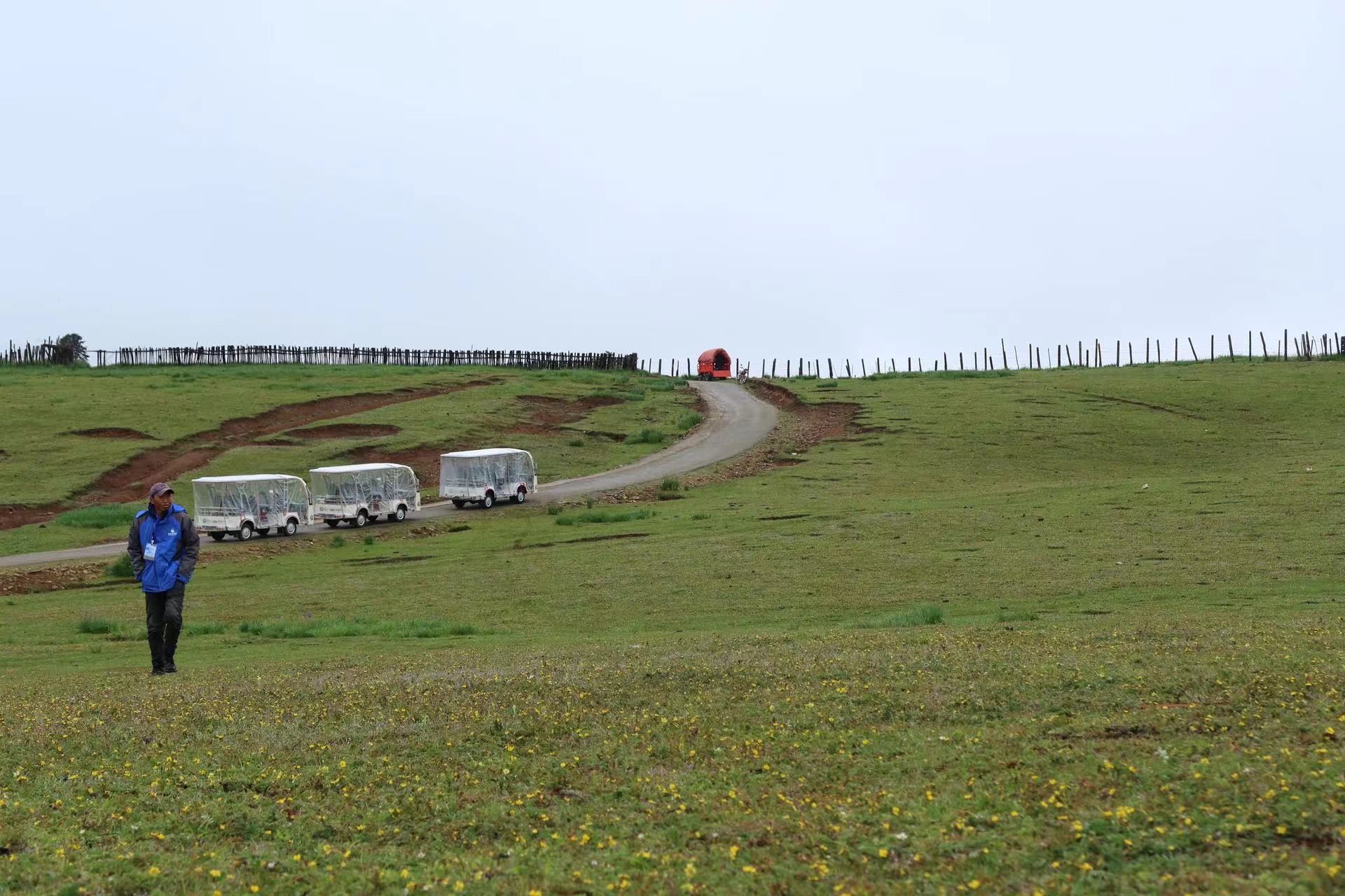 远眺老君山 俯瞰金沙江  丽江老君山格拉丹景区正式开园 (3).jpg