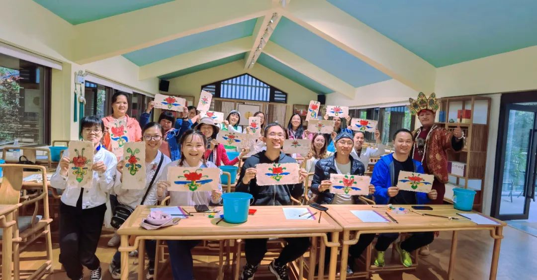 “暑期档”旅游持续升温 丽江旅行社推出新产品丰富旅游市场供给 (2).jpg