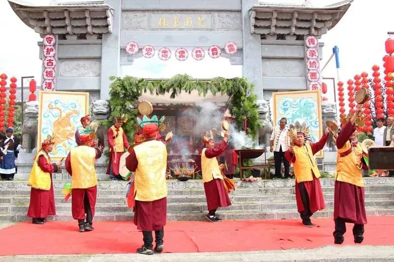 燃情盛夏  来丽江古城过火把节！ (2).jpg