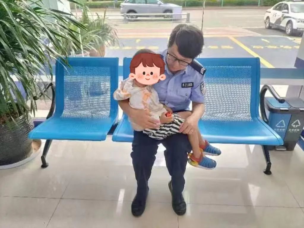 西安派出所暖心服务：老人迷路、孩子走散幸得民警相助 (2).jpg