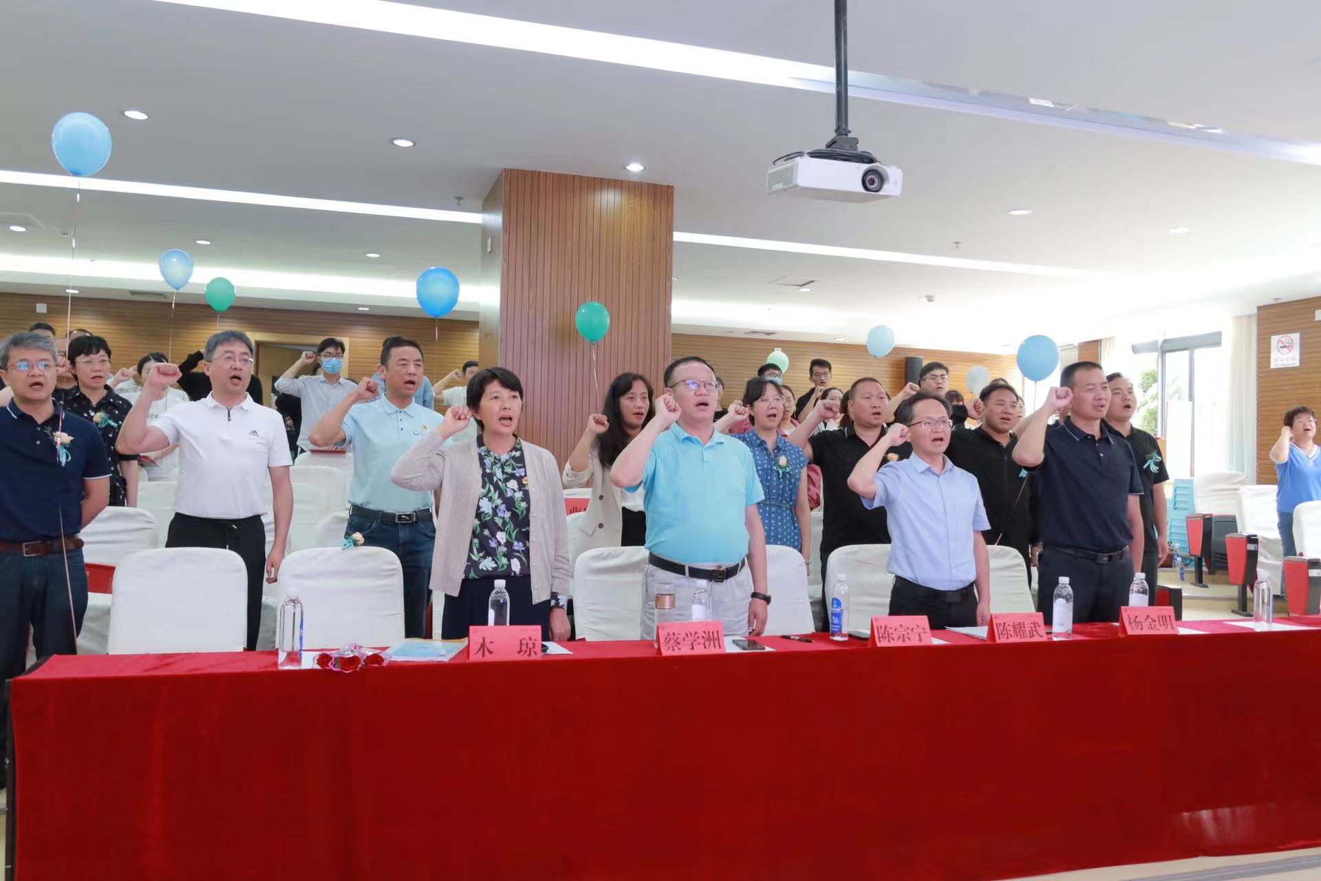 丽江市人民医院举行表彰活动庆祝第六届中国医师节 (12).jpg