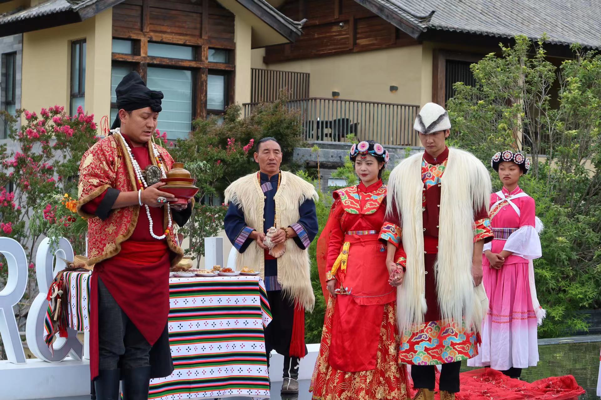 丽江金林温德姆至尊豪廷全别墅度假酒店和丽江金林豪生大酒店举行双品牌运营两周年庆典 (8).jpg