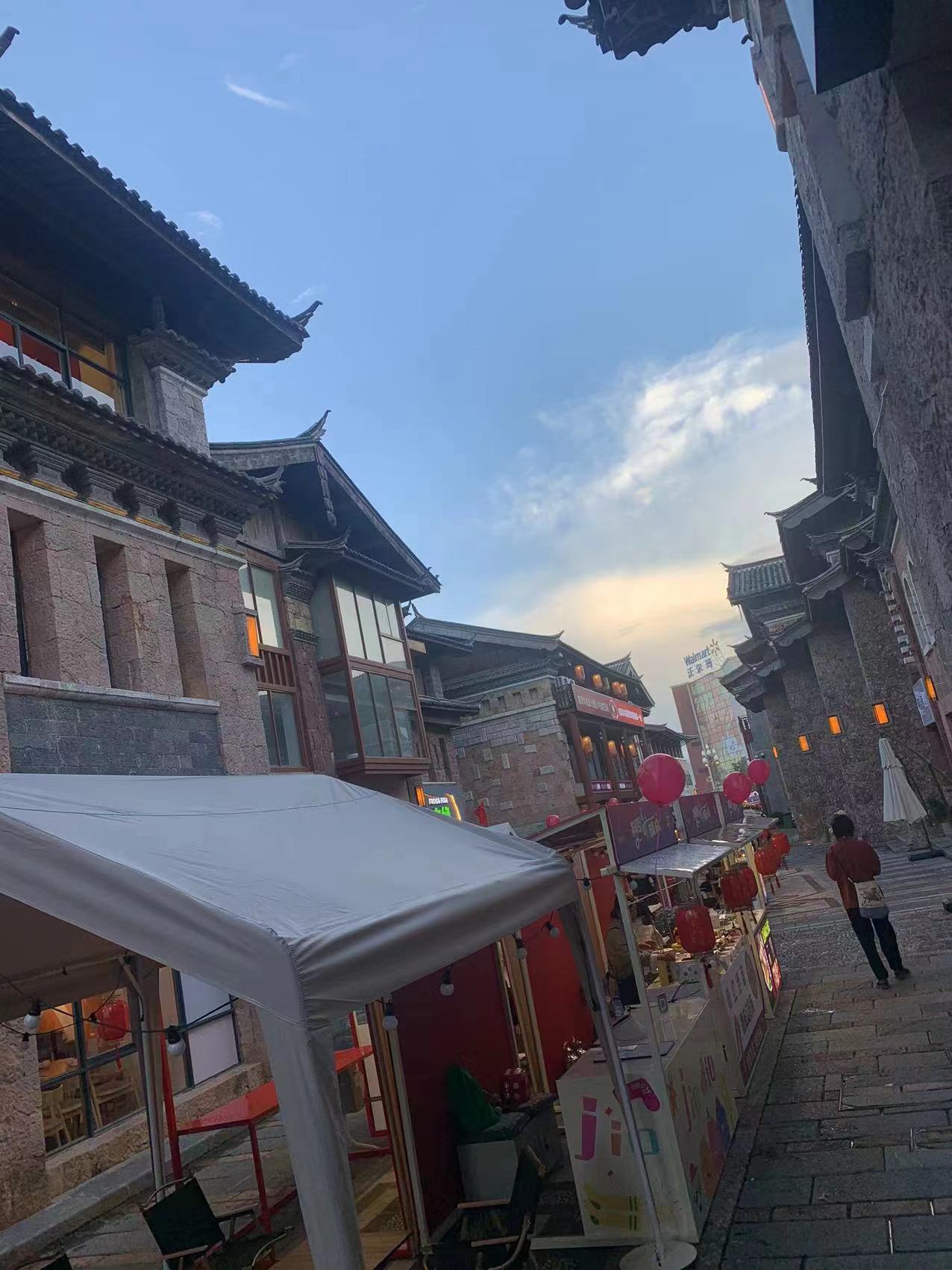 丽江祥和商业广场：推动业态多元化发展 为丽江夜游添彩 (3).jpg