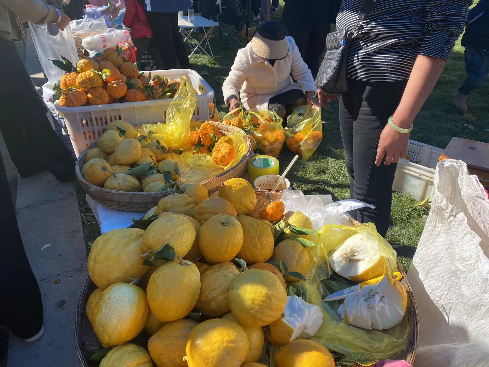 “中海街子天”  古城区农特优产品综合展销火热 (6).jpg