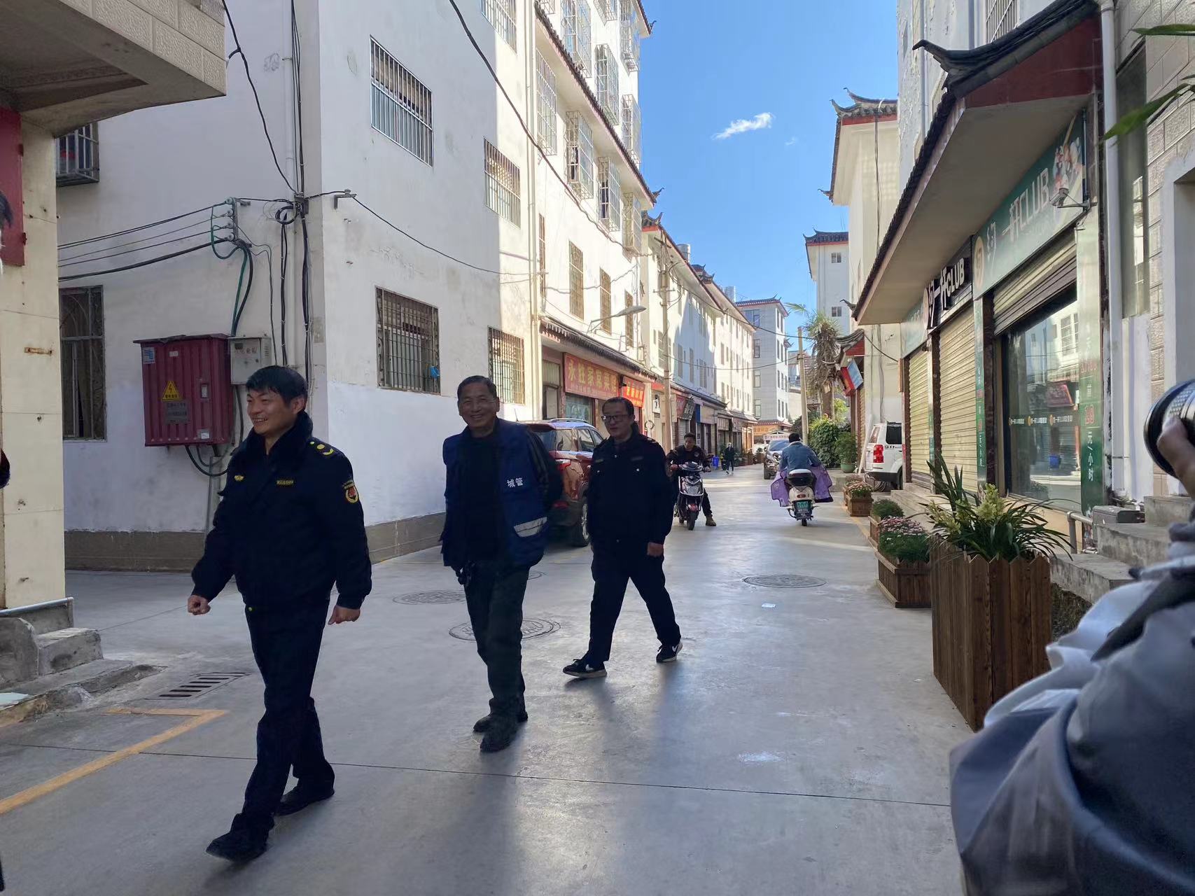 福慧村背街小巷精细化管理 让城市生活有“里”有“面” (2).jpg