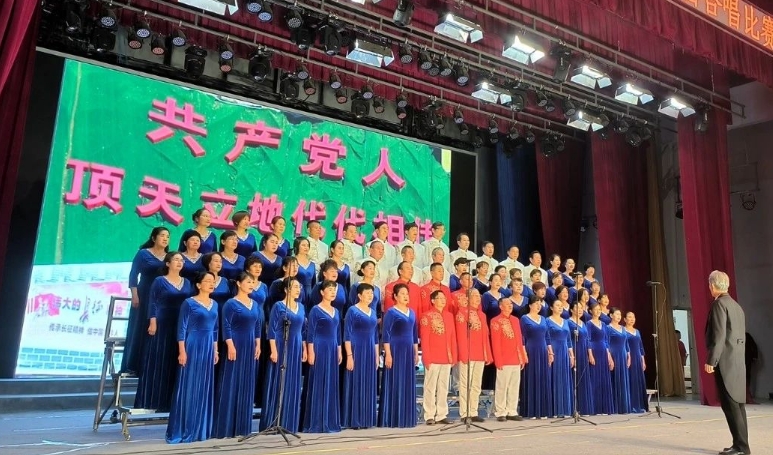 华坪女高红歌会迎新年 (1).png