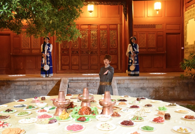 沉浸式夜游木府  换个角度体验丽江古城 (1).png