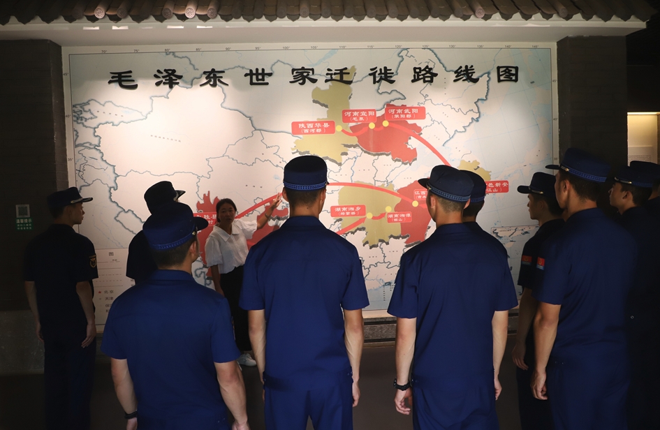 云南省森林消防总队丽江支队古城中队开展“感悟边屯文化，传承革命精神”主题党日活动 (4).png