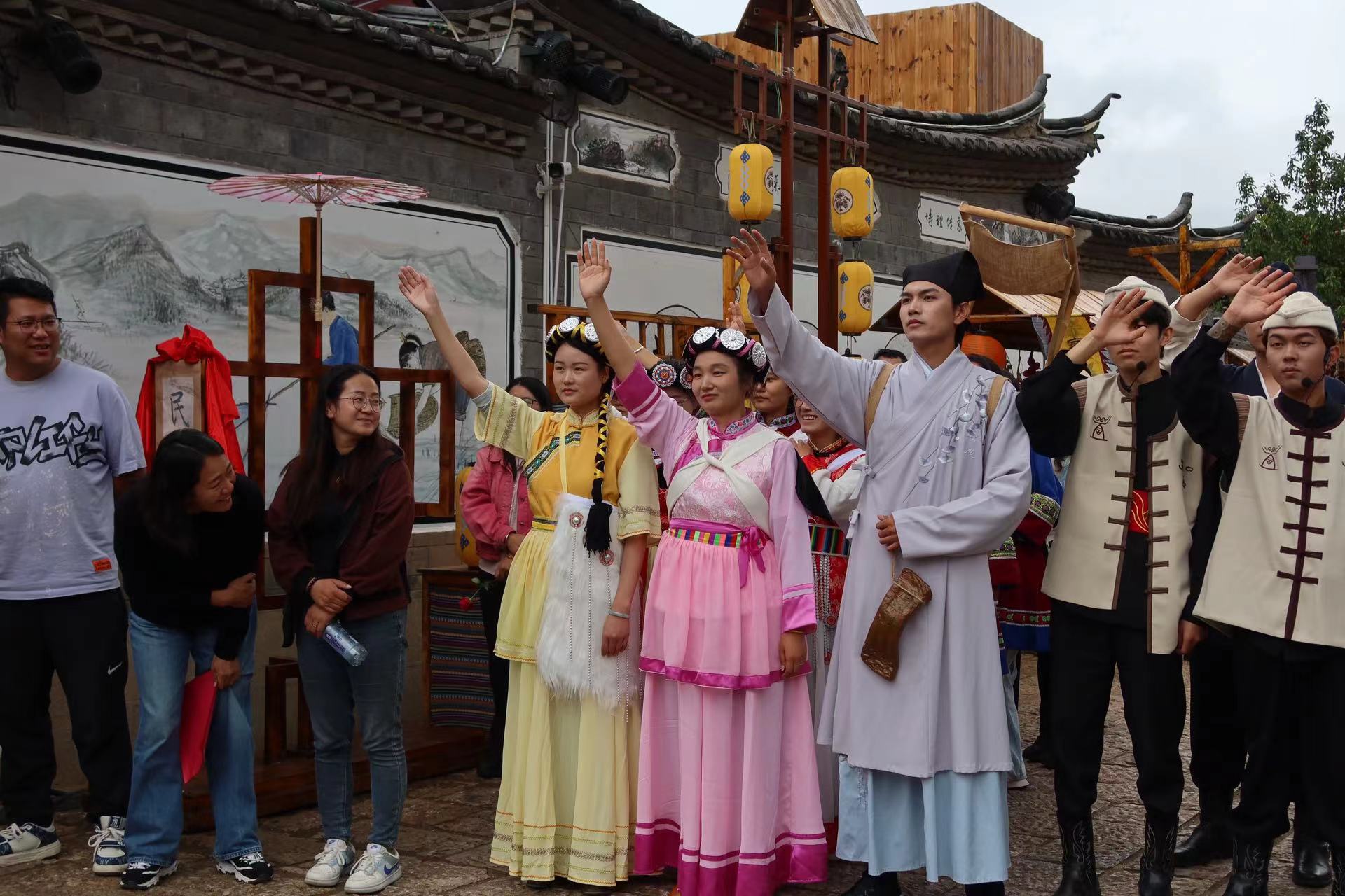 全国首个沉浸式主题村落亮相  序山海等你来探秘 (7).jpg