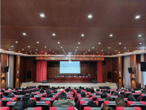 每天300余人集体“充电” 提升服务质量，留住游客心01.png