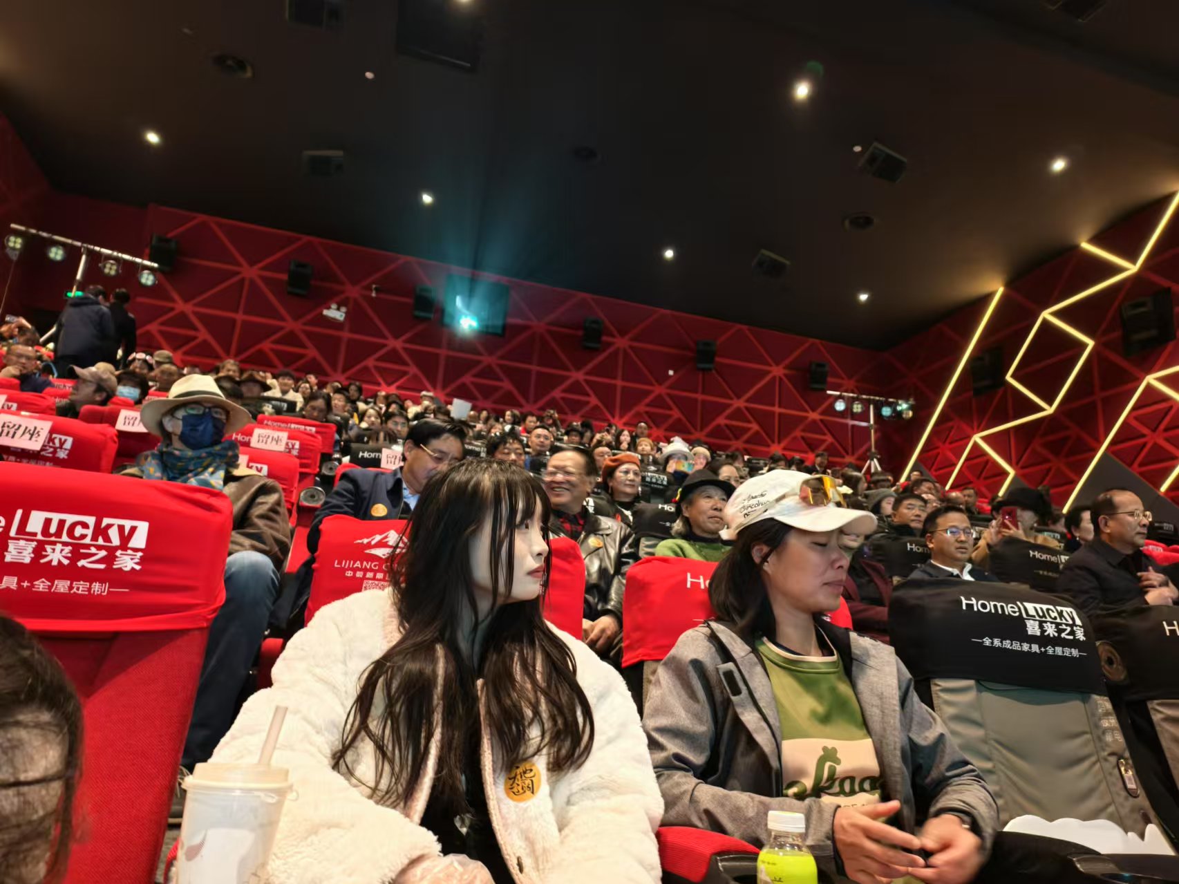 起点亦是终点   电影《天地辽阔》丽江首映礼举行 (1).jpg