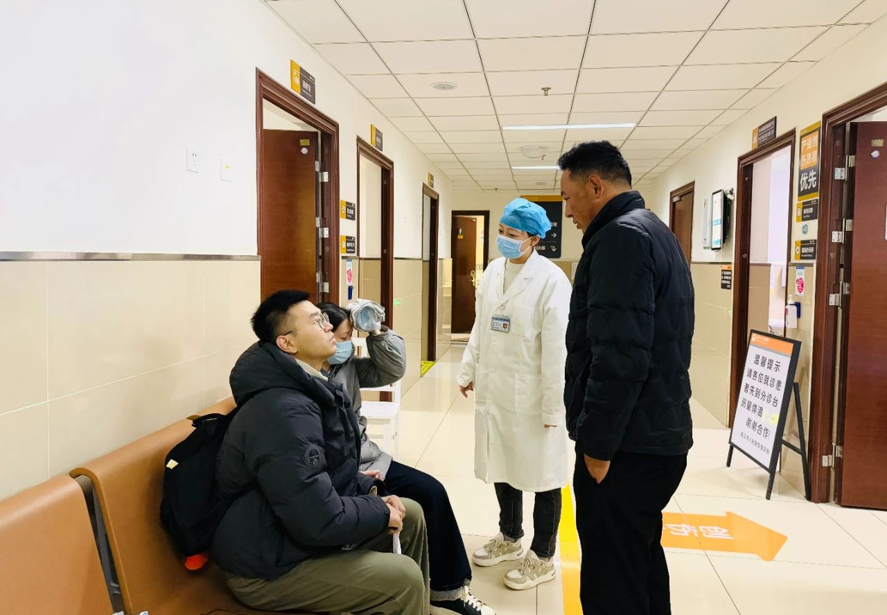 除夕夜，他们在 “医”线坚守！3.jpg