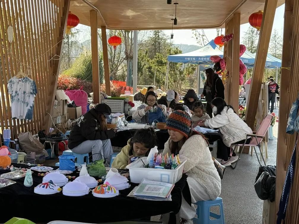 繁花・文创・烟火气 中济海纳西棒棒会好逛好玩 (1).jpg