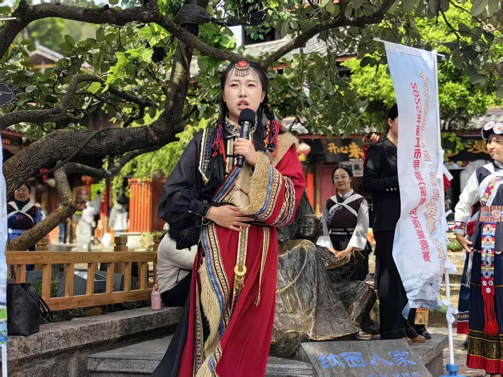 惊艳！丽江古城变身赛场，百名导游同台竞技 解锁“舍不得的丽江”密码4.jpeg