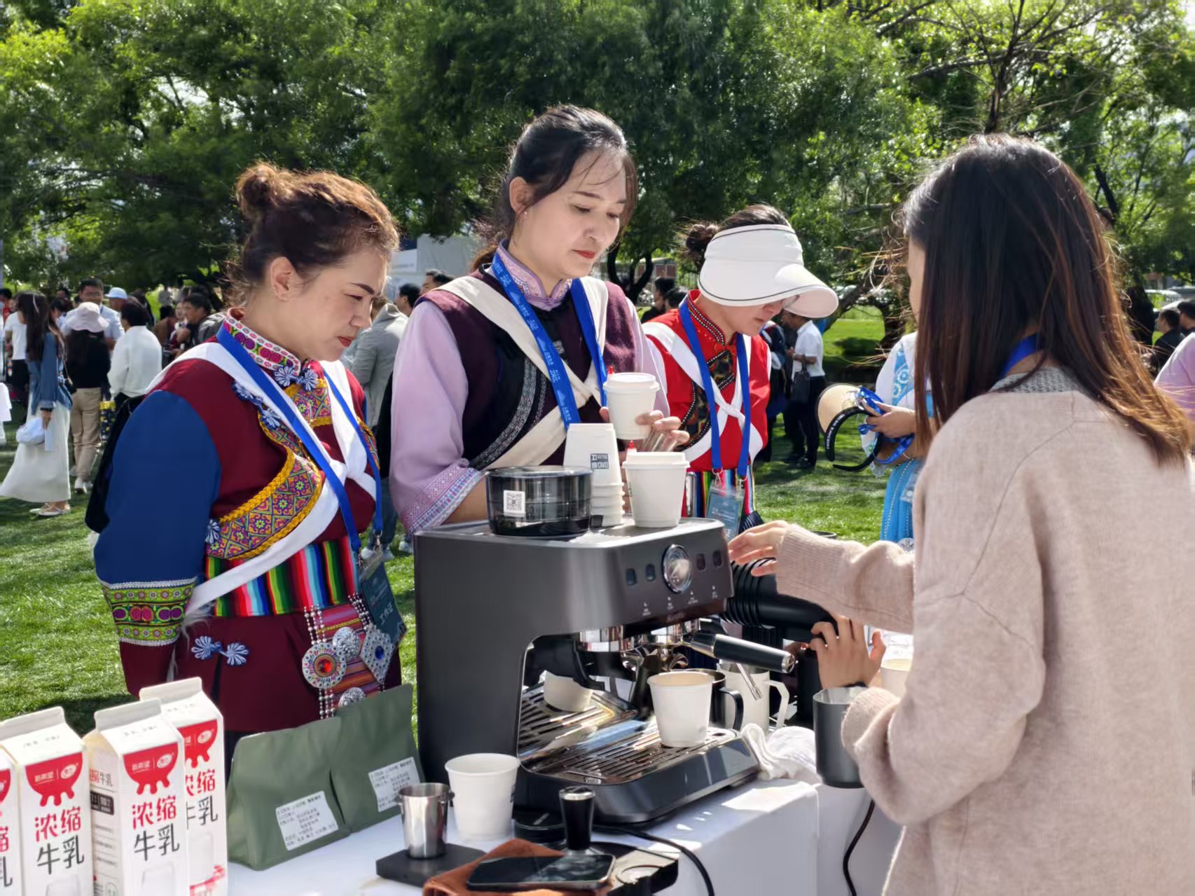 首届丽江玉龙雪山咖啡活动周盛大开幕3.jpg
