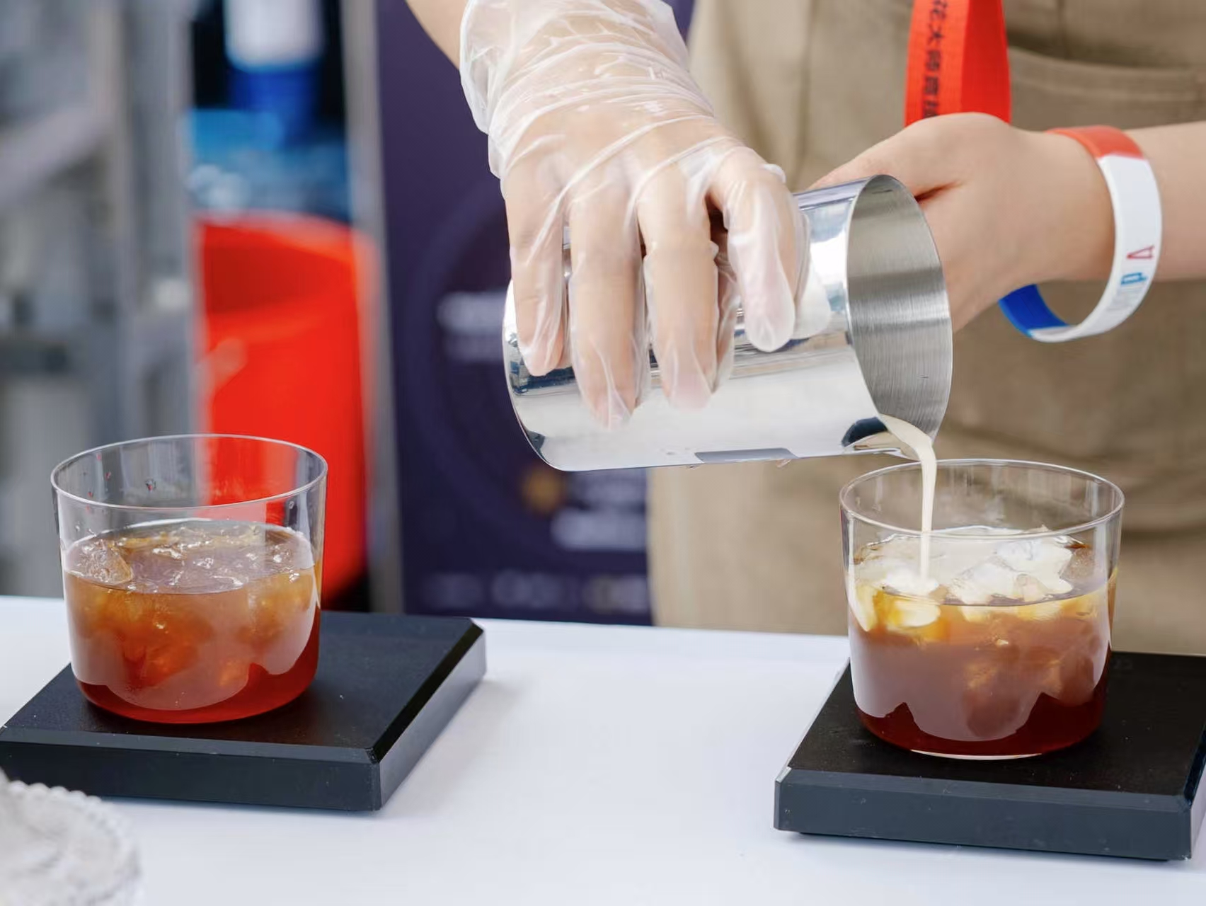 全国性专业咖啡赛事在丽江举办，纳西东巴文化与咖啡拉花激情碰撞 (2).jpg