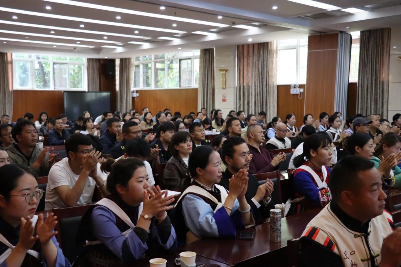 15名优秀导游丽江古城开讲 深情演绎“我的丽江·我们的故事”4.jpg