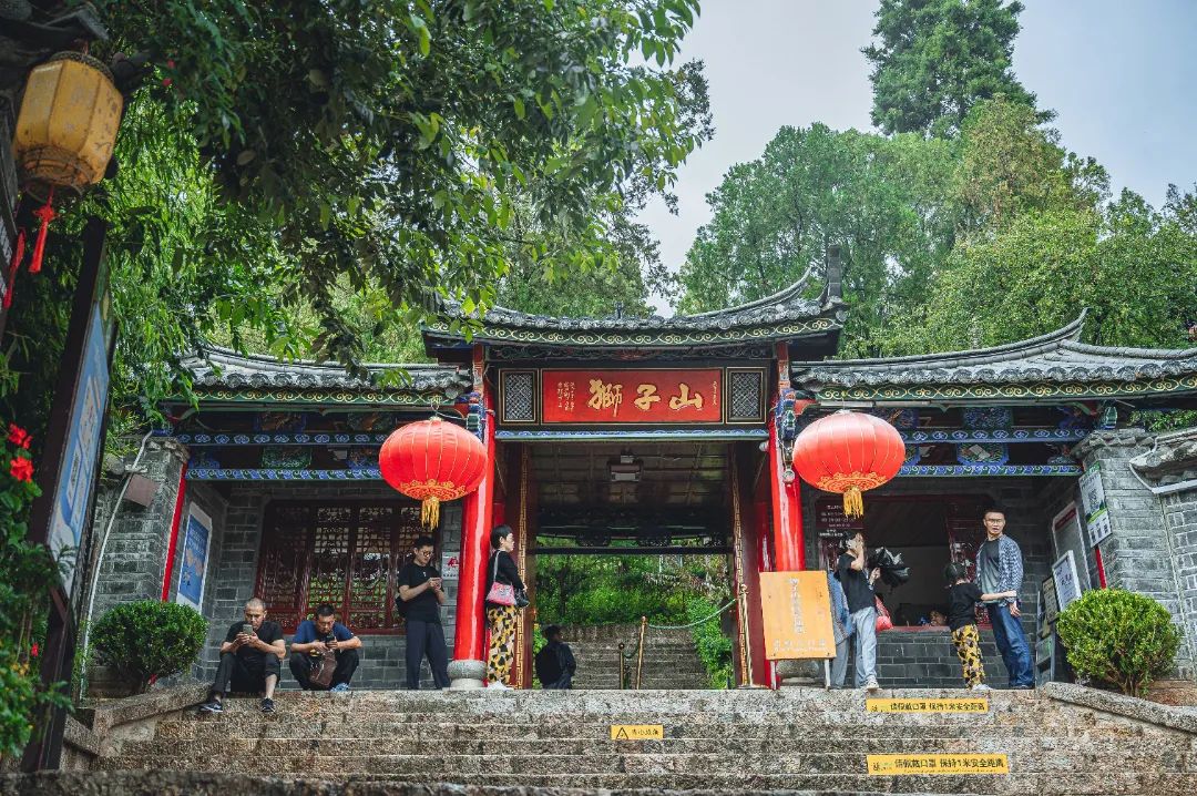 这个夏天，在丽江古城的篝火旁、民谣里，把毕业旅行写成诗 (2).jpg