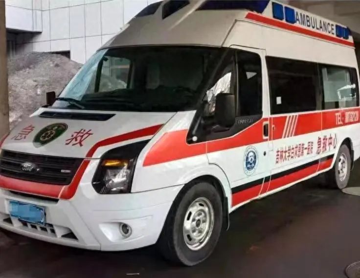 “救护车”中途加氧吃饭致患者死亡 法院执行难家属苦等48万赔偿5.jpg