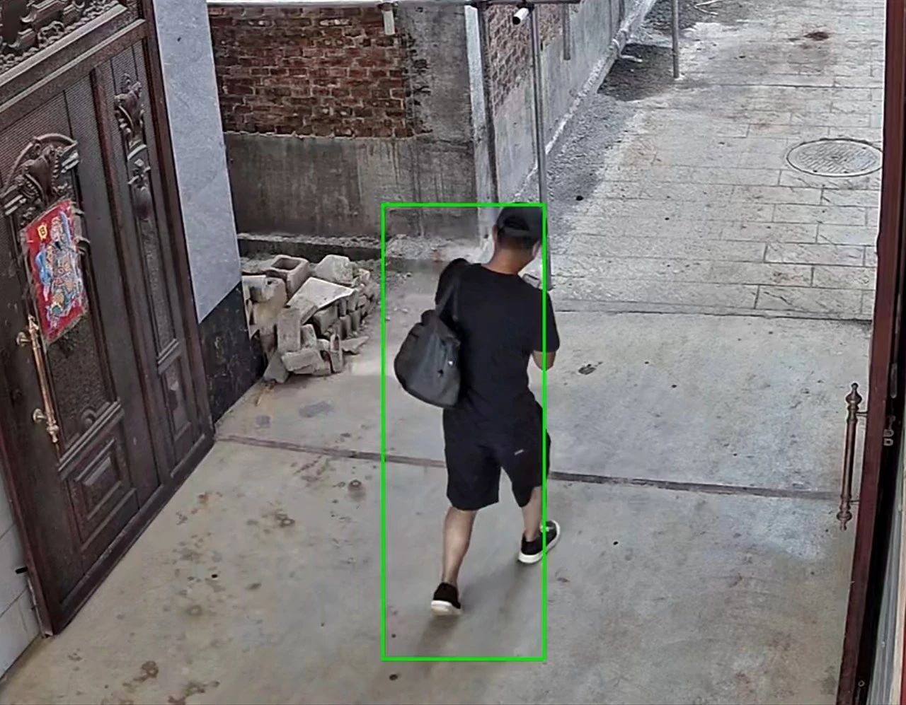 警惕！丽江出现“跑腿取包裹”骗局 已有人被骗26万1.jpg