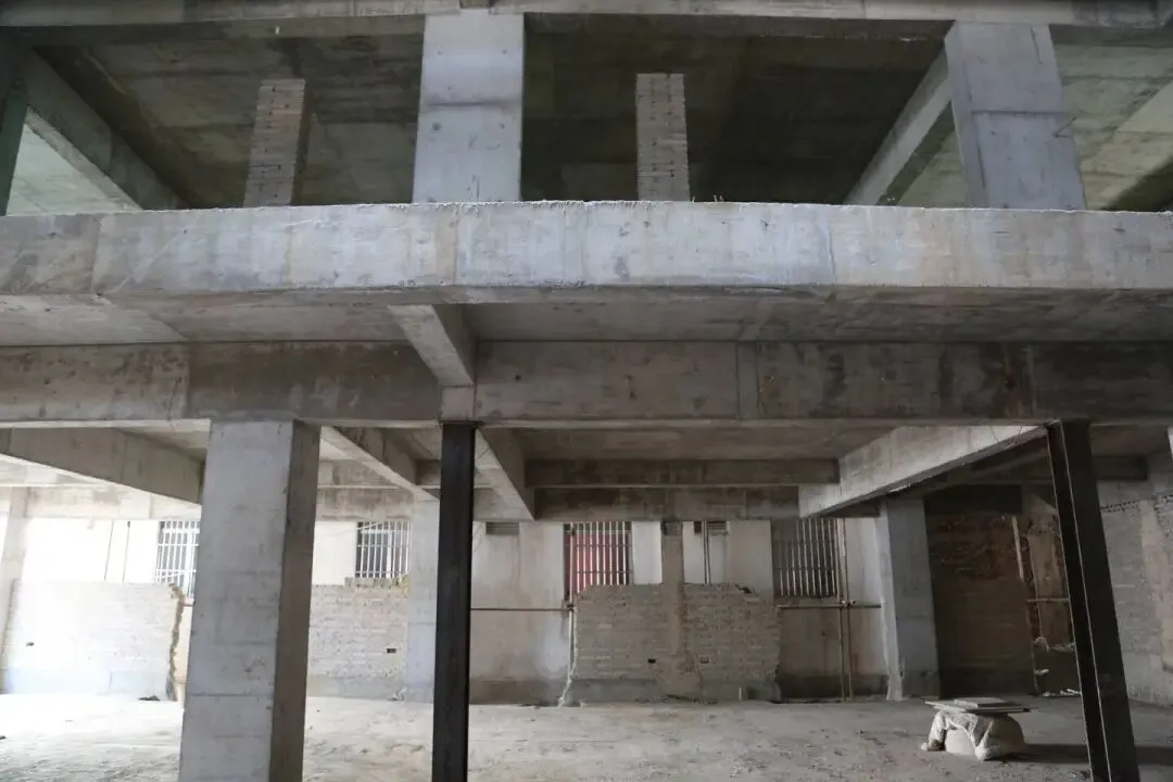 警惕！2500㎡自建房刚建好就成危房，古城区紧急拆除