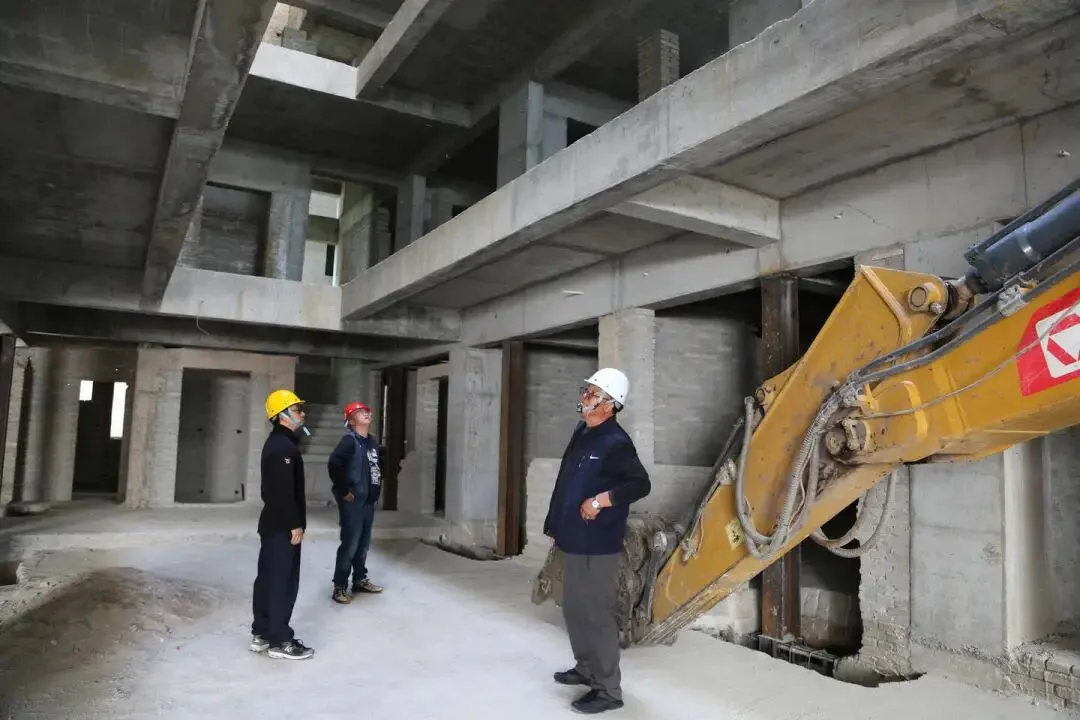 警惕！2500㎡自建房刚建好就成危房，古城区紧急拆除