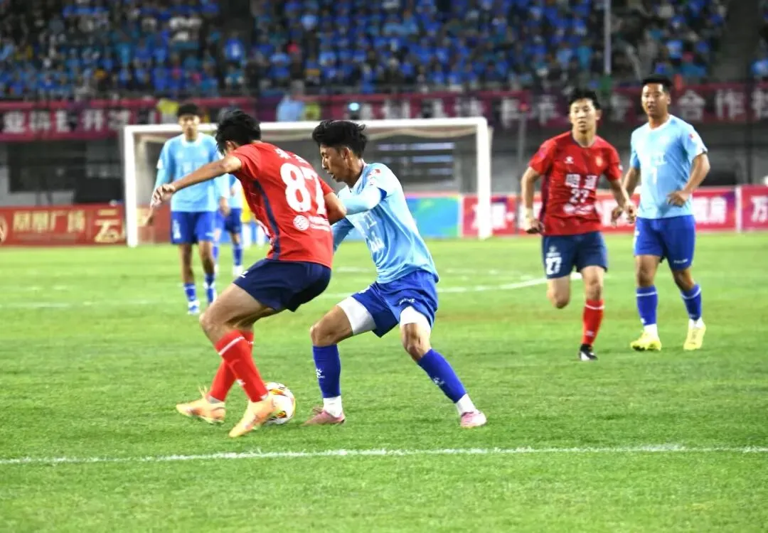 丽江队客场1-0拿下昭通，十连胜领跑积分榜