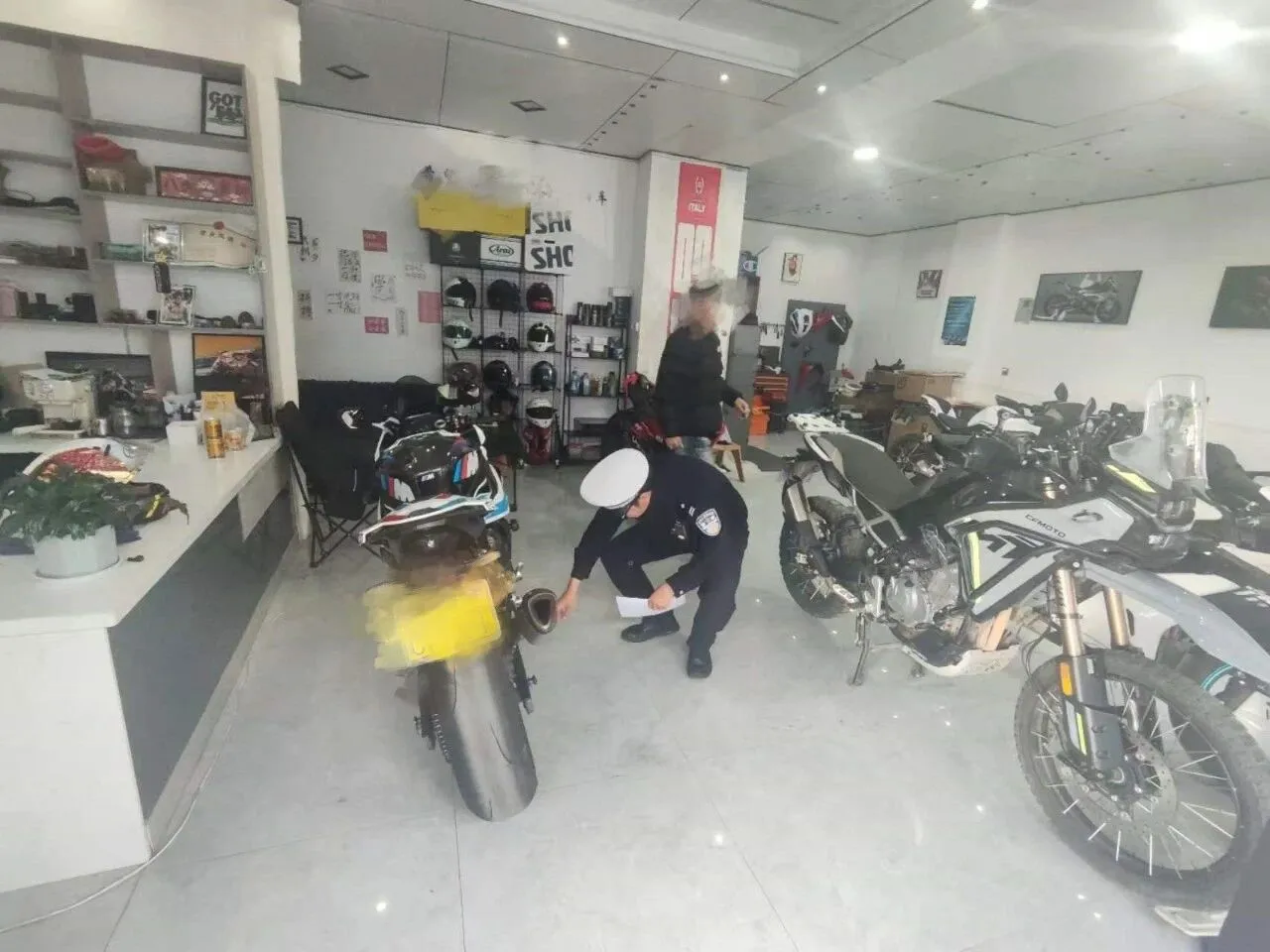 非法改装“炸街”扰民！丽江警方查处2辆摩托车，连改装店也被查