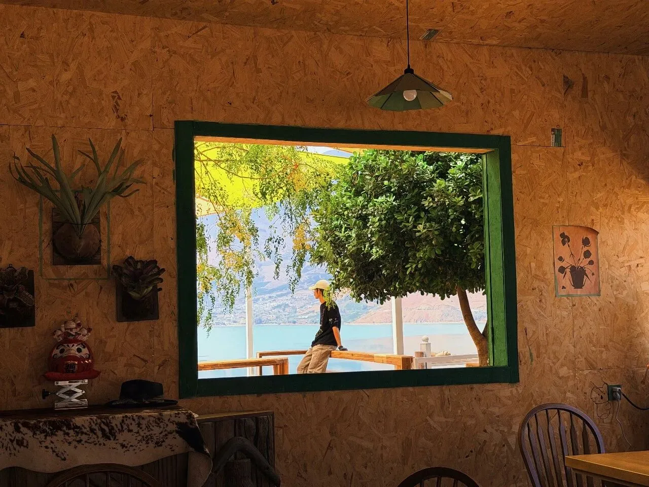 江畔咖啡香！永胜 95 后返乡青年罗逸，把日子过成诗