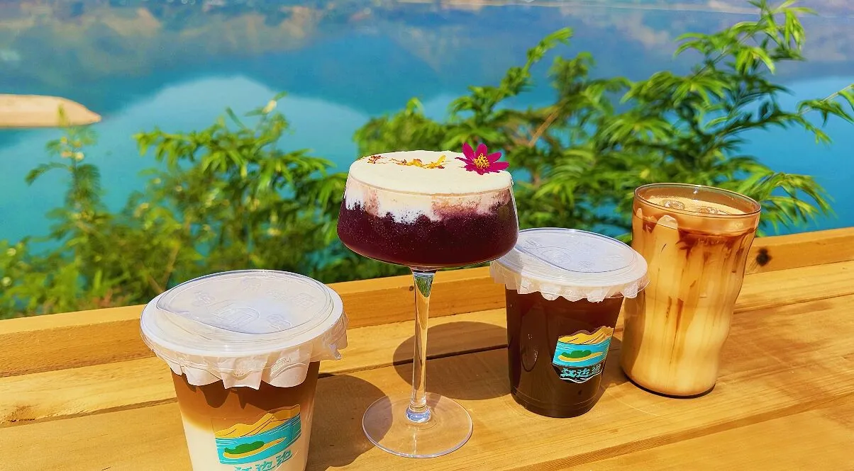 江畔咖啡香！永胜 95 后返乡青年罗逸，把日子过成诗