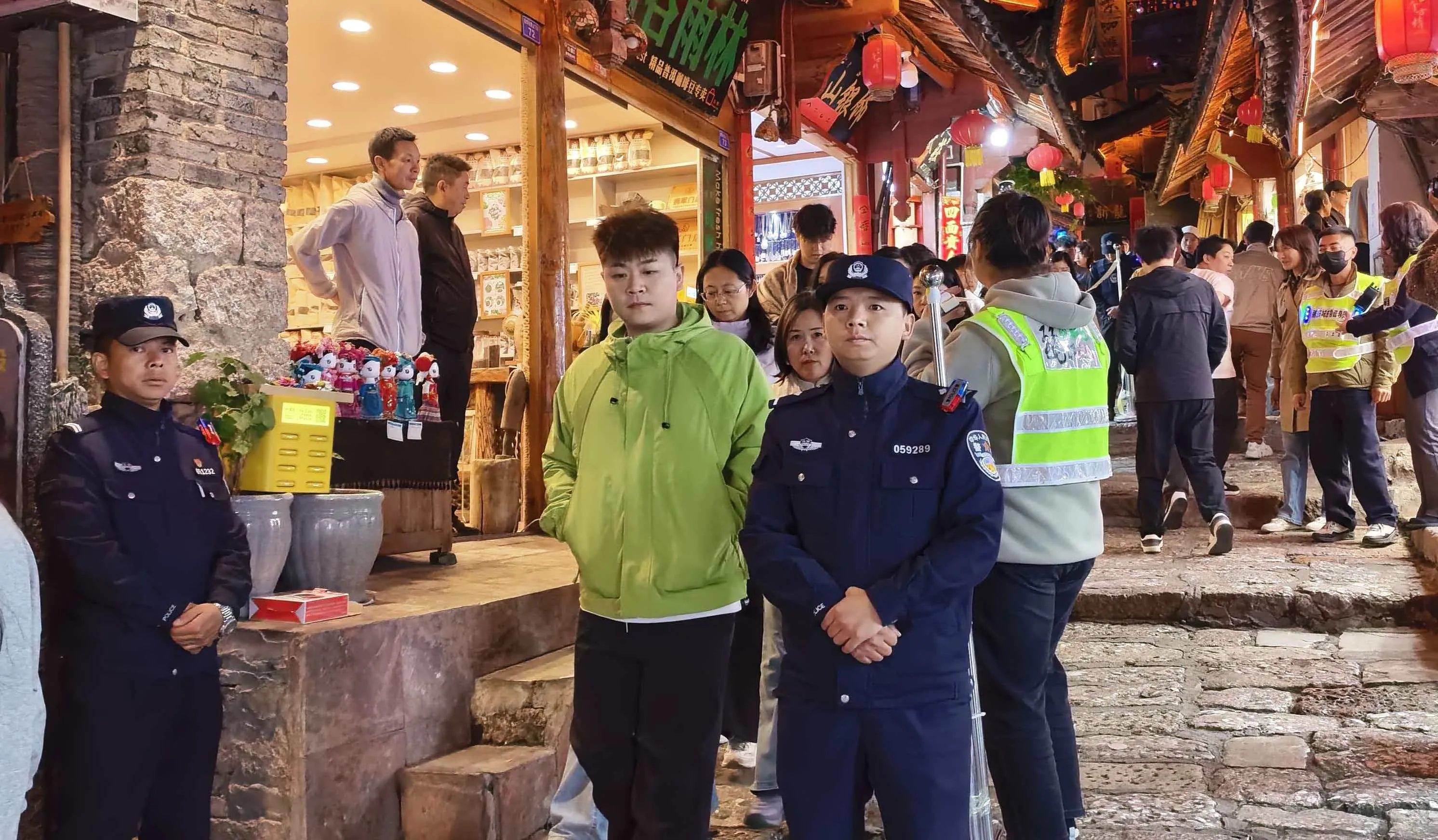 人多也不慌！丽江古城提前练兵，五一假期游玩更放心