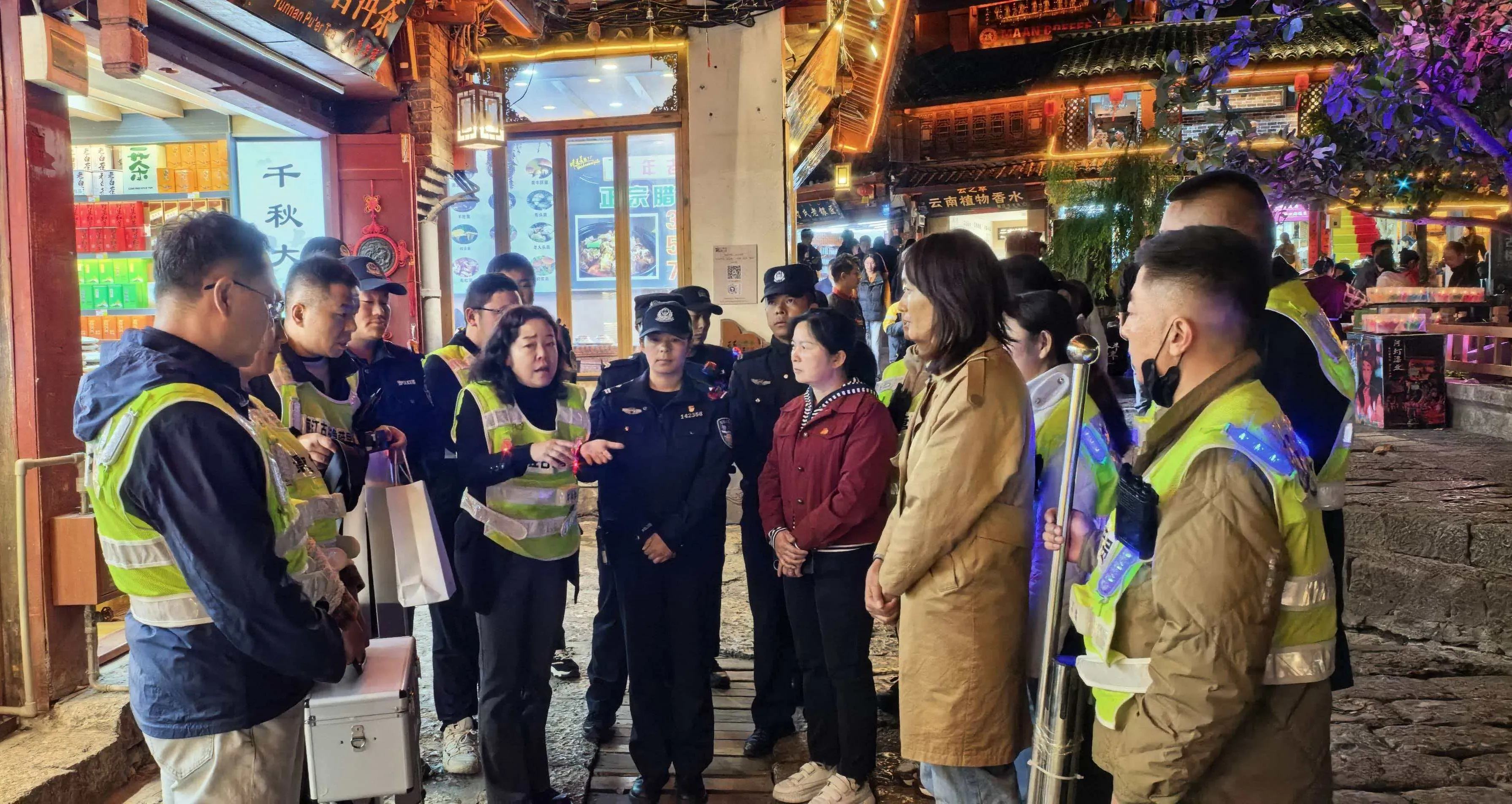 人多也不慌！丽江古城提前练兵，五一假期游玩更放心